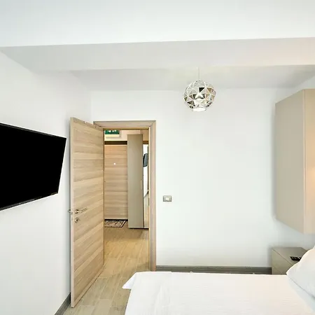 Royale Sundance 8 & Pool Nord