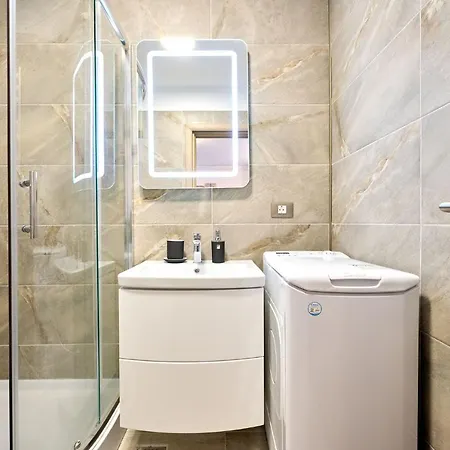 Royale Sundance 8 & Pool Nord Mamaia