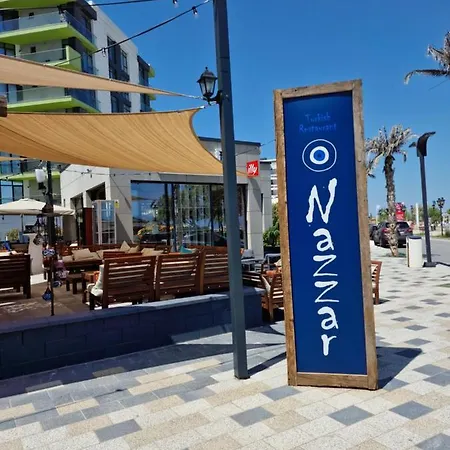 Royale Sundance 8 & Pool Nord Apartment Mamaia