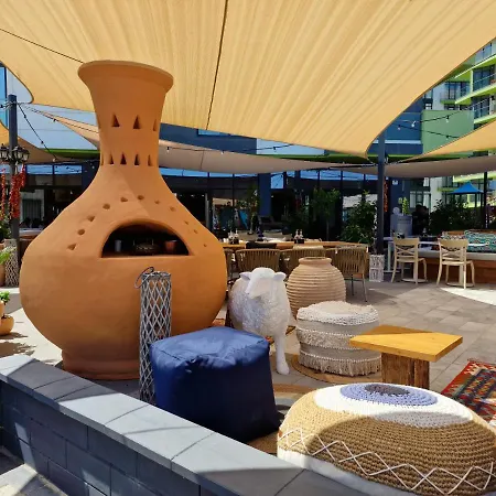 Royale Sundance 8 & Pool Nord