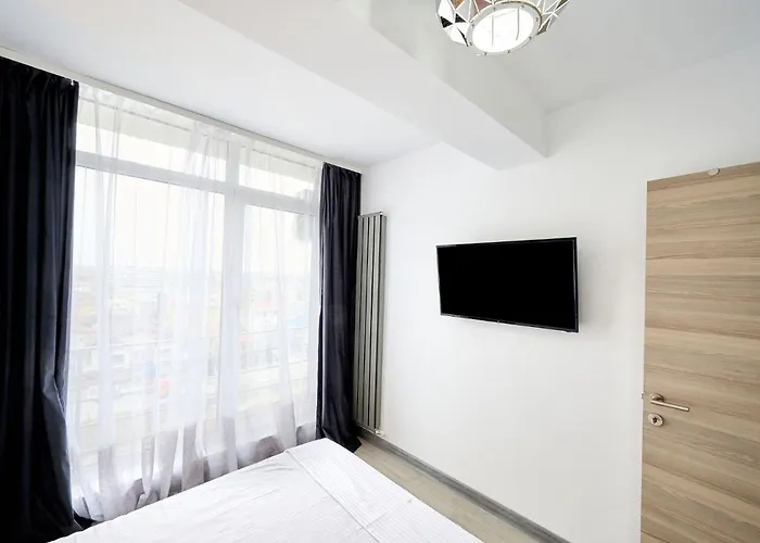 Royale Sundance 8 & Pool Nord *