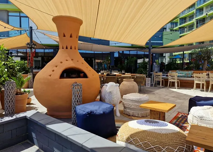 Royale Sundance 8 & Pool Nord